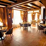 & Restaurant Included Razlog