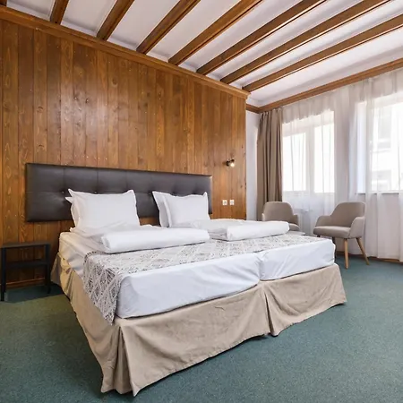 Szálloda Hotel Razlog 2*