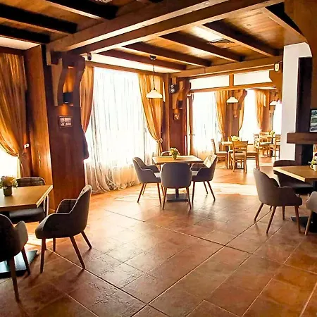 & Restaurant Included Razlog