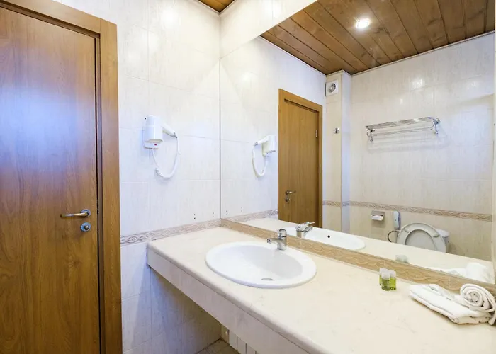 & Restaurant Included 2* Разлог