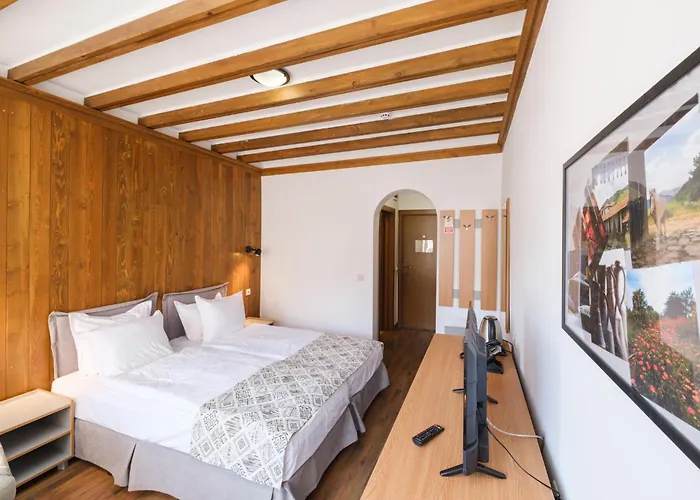 & Restaurant Included 2* Разлог