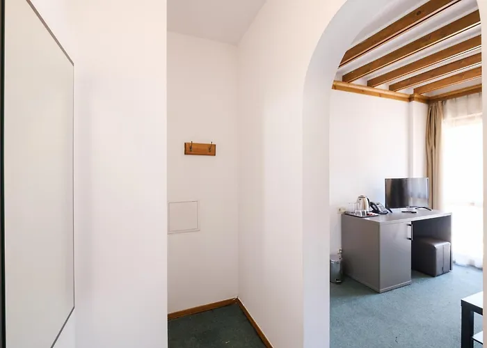 & Restaurant Included Отель 2*